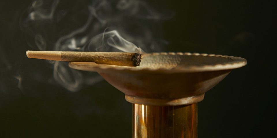 La paranoia dopo aver fumato marijuana